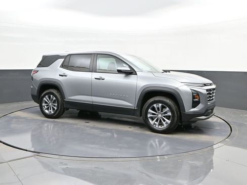 Used 2025 Chevrolet Equinox LT image 17