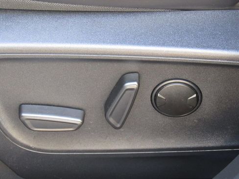 Used 2024 Ford Escape Platinum AWD/4WD image 13