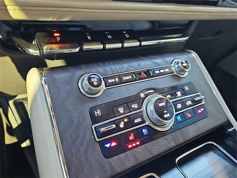 Used 2020 Lincoln Aviator Reserve w/ Equipment Group 202A image 16