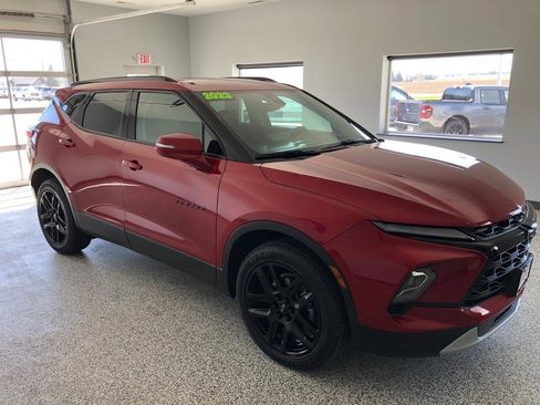 Used 2023 Chevrolet Blazer LT w/ LPO, Black Grille Bar Package AWD/4WD image 5