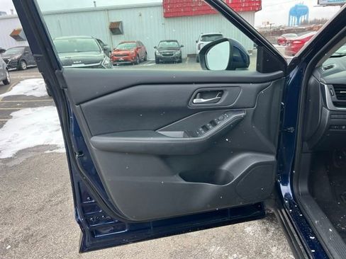 Used 2025 Nissan Rogue SV image 19