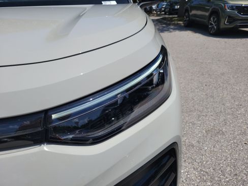 New 2026 Volkswagen Tiguan SE R-Line FWD image 9