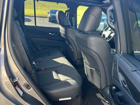 New 2026 Lexus LX 600 4WD w/ Luxury Package image 13