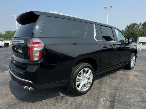 Certified 2024 Chevrolet Suburban High Country w/ Premium Package image 8