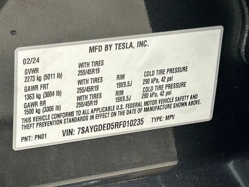 Used 2024 Tesla Model Y 2WD image 56