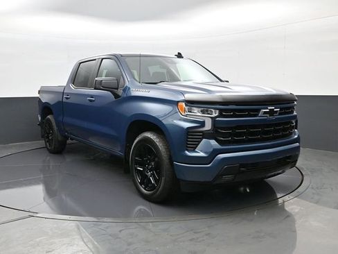 Used 2024 Chevrolet Silverado 1500 RST w/ Convenience Package II RWD image 3