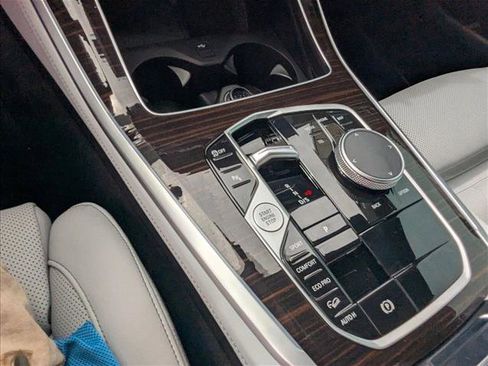 Used 2026 BMW X5 xDrive40i w/ M Sport Package AWD/4WD image 12