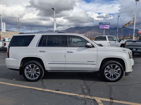 Used 2019 GMC Yukon Denali image 2