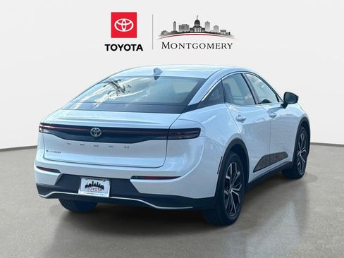 Used 2026 Toyota Crown XLE image 3