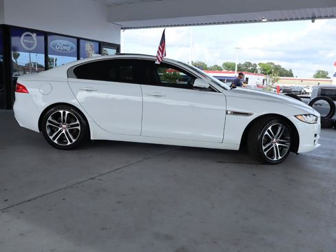 Used 2017 Jaguar XE Premium AWD/4WD image 6