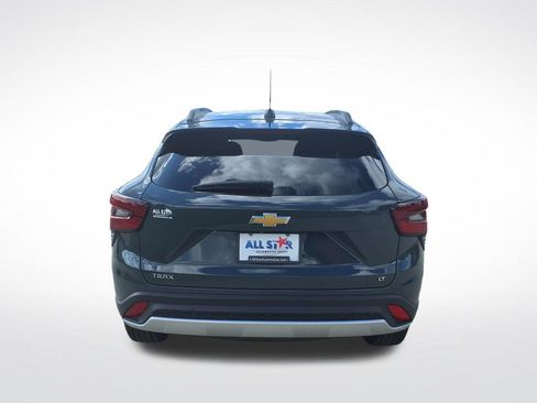 Used 2025 Chevrolet Trax LT FWD image 7