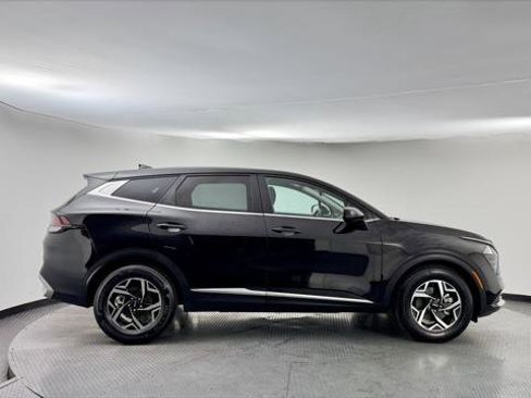 Used 2024 Kia Sportage LX image 9