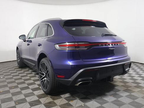 Certified 2025 Porsche Macan image 3