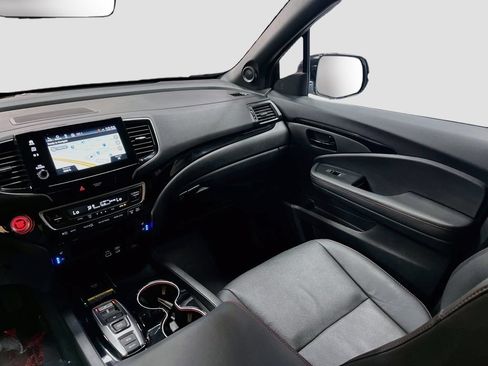 Used 2025 Honda Passport Black Edition image 25