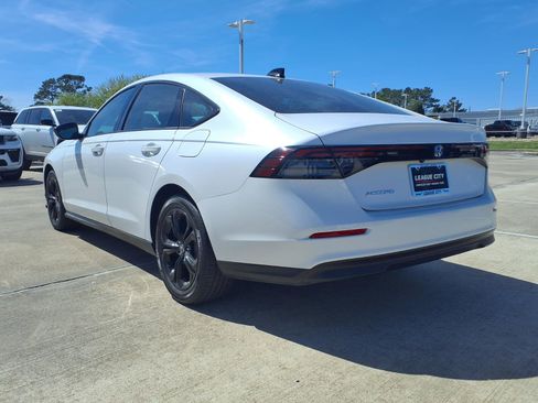 Used 2025 Honda Accord SE image 2