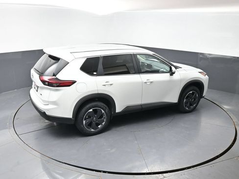 Used 2025 Nissan Rogue SV AWD/4WD image 40