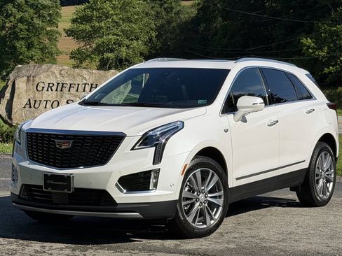 Used 2025 Cadillac XT5 Premium Luxury w/ Technology Package AWD/4WD image 2