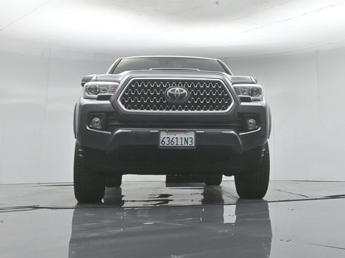 Used 2019 Toyota Tacoma TRD Sport AWD/4WD image 46