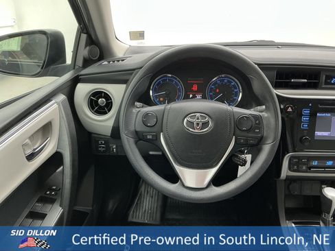 Used 2018 Toyota Corolla LE image 21