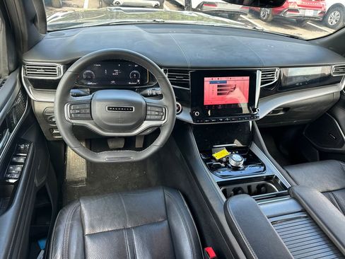 Used 2023 Jeep Wagoneer Series II image 16