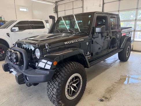 Used 2016 Jeep Wrangler Unlimited Rubicon w/ Connectivity Group AWD/4WD image 6