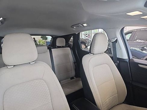 Used 2022 Ford Escape SE AWD/4WD image 37