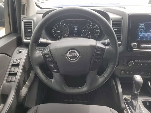 Used 2022 Nissan Frontier SV AWD/4WD image 12