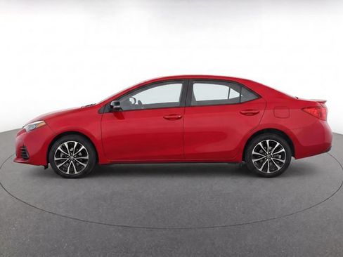 Used 2017 Toyota Corolla SE FWD image 4