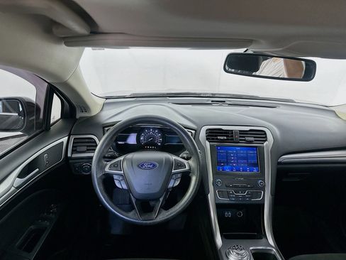 Used 2020 Ford Fusion SE FWD image 22