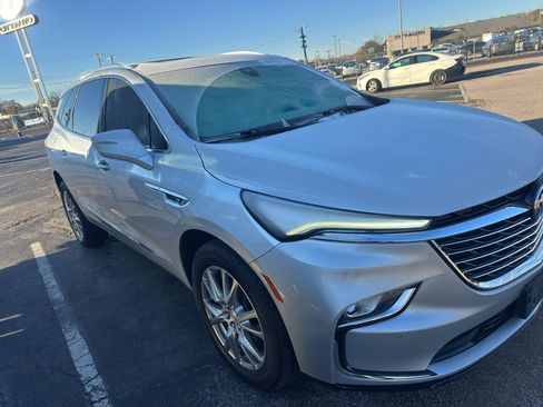 Used 2022 Buick Enclave Essence w/ Experience Buick Package image 1