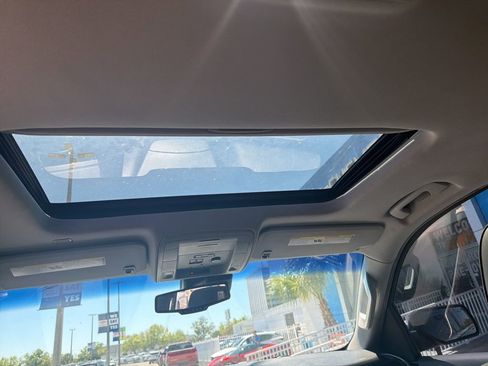 Used 2019 GMC Yukon XL Denali image 13