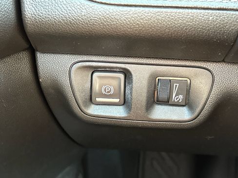 Used 2019 GMC Acadia Denali w/ Technology Package AWD/4WD image 31