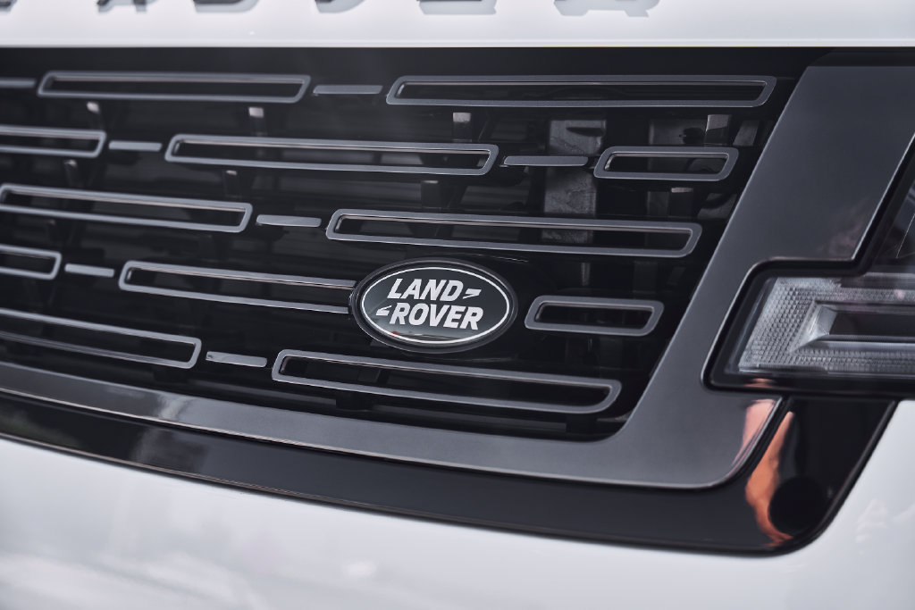 Used 2025 Land Rover Range Rover SE AWD/4WD image 8