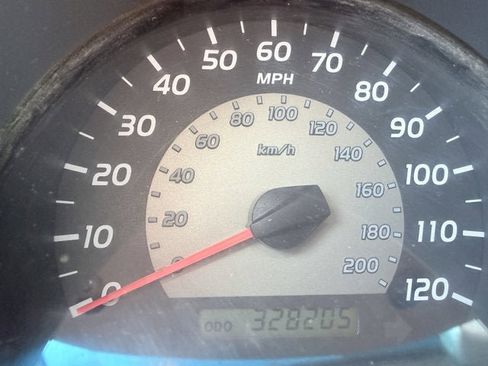 Used 2011 Toyota Tacoma 4x4 Access Cab V6 w/ TRD Off-Road Pkg image 11