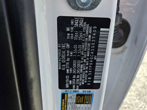 Used 2025 Kia Telluride S FWD image 28