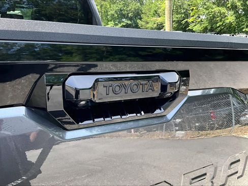 Used 2023 Toyota Tundra Platinum AWD/4WD image 31