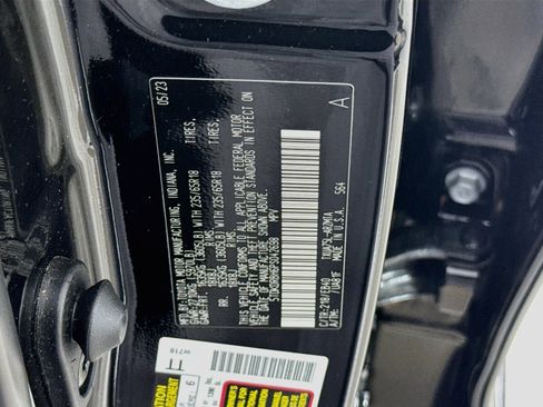Used 2023 Toyota Highlander XLE AWD/4WD image 30