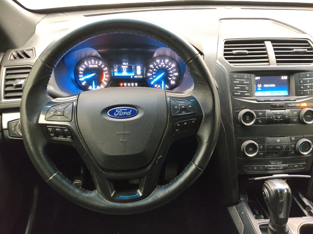 Used 2018 Ford Explorer XLT FWD image 22
