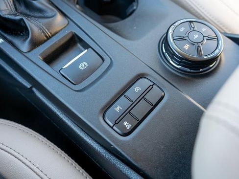 Used 2025 Ford Ranger Lariat w/ Advanced Towing Package image 33