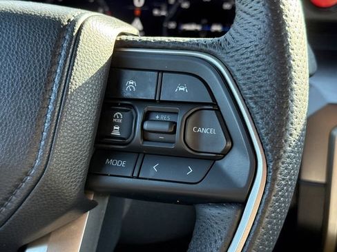 Used 2025 Toyota Tacoma TRD Sport image 27