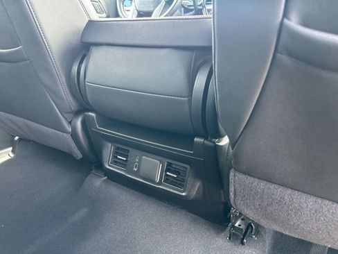 Used 2025 GMC Sierra 1500 SLT image 46