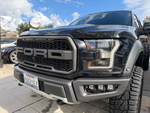 Used 2017 Ford F150 Raptor w/ Equipment Group 802A Luxury image 17