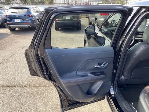 New 2025 Nissan Kicks SR w/ Interior Electronics Package image 17