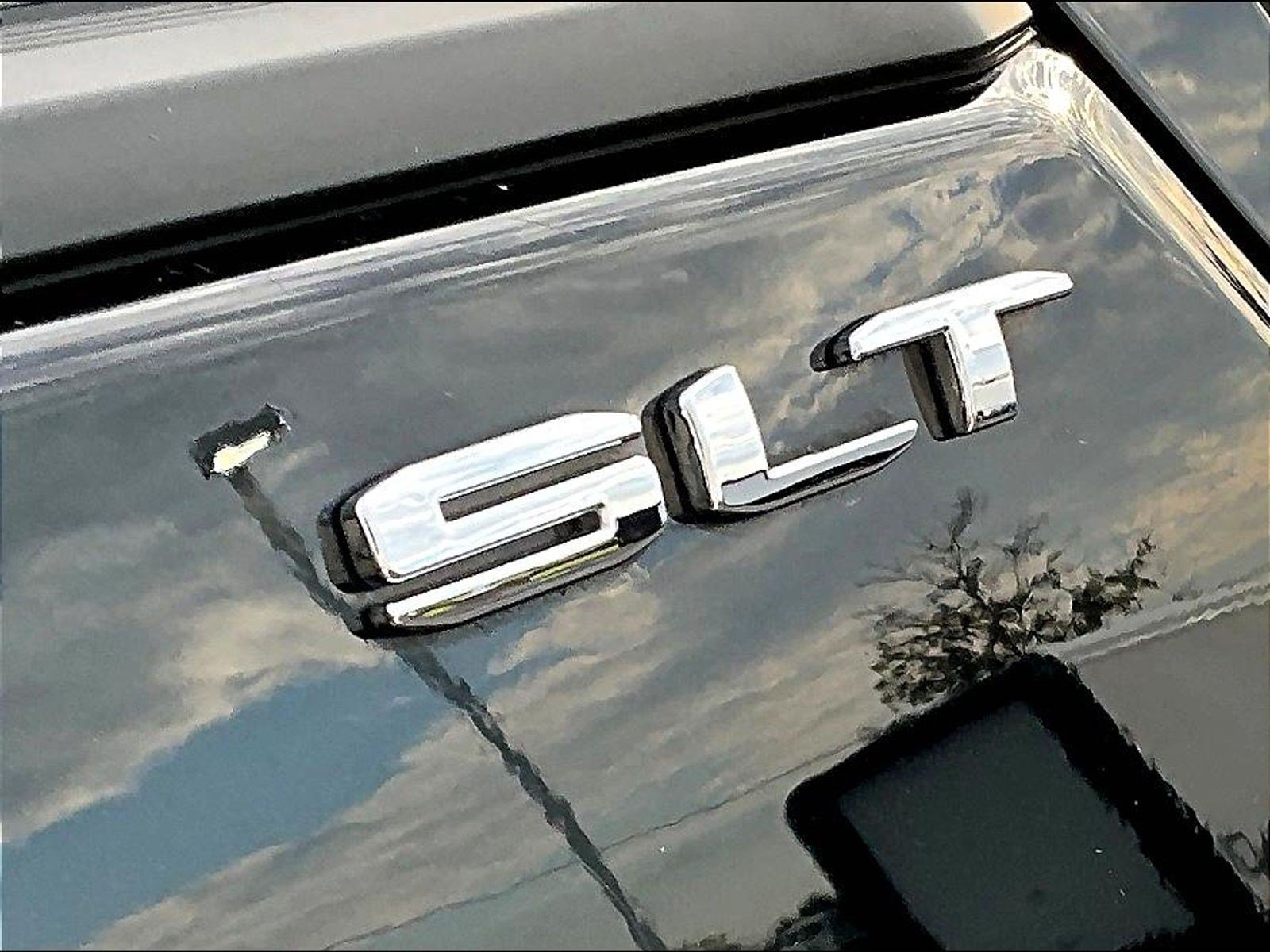Used 2022 GMC Terrain SLT w/ LPO, 'HIT The Road' Package FWD image 23