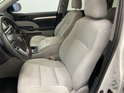 Used 2019 Toyota Highlander LE image 20