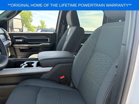 New 2026 RAM 3500 Big Horn AWD/4WD image 10