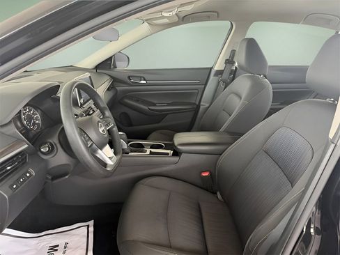 Used 2024 Nissan Altima 2.5 SV image 15