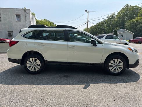 Used 2017 Subaru Outback 2.5i AWD/4WD image 10