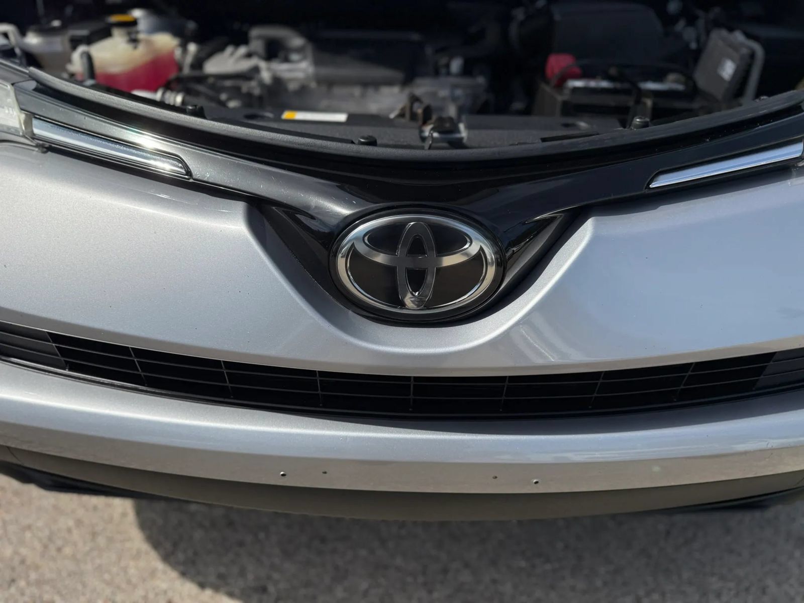 Used 2017 Toyota RAV4 LE w/ All Weather Liner Package AWD/4WD image 30