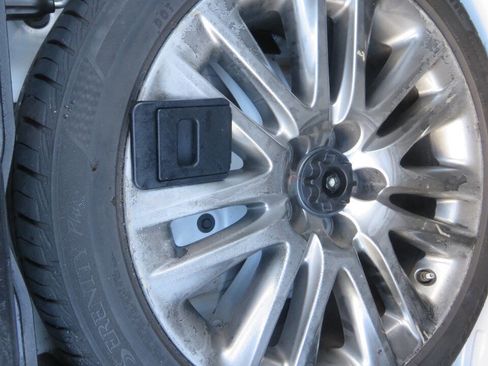 Used 2014 Lexus LS 460 AWD image 30